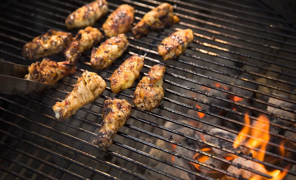 KFD_Sidebyside_CHICKEN_WINGS_COOK_THROUGH-0010